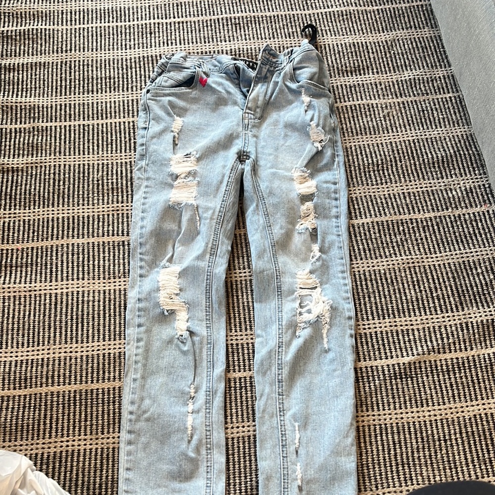 Empyre size 25 jeans with rips and pink heart small